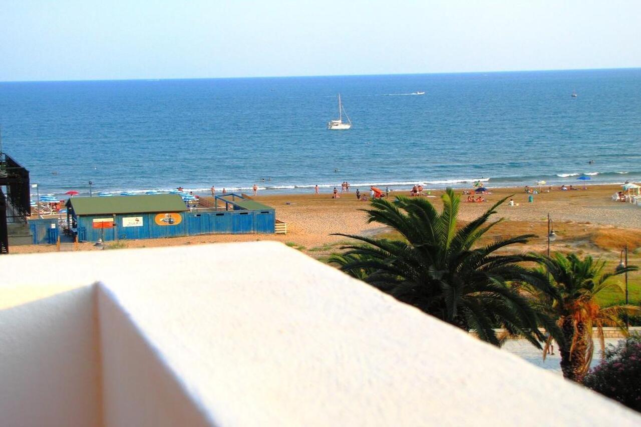 Alsave Casesicule, Sea View With Veranda And Terrace, 50 Mt From The Beach, Wi-fi Apartment